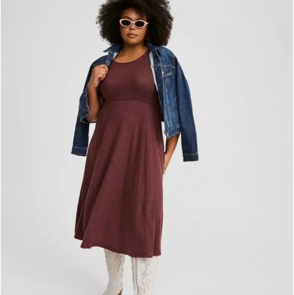 torrid Dresses & Skirts - Torrid Burgundy Midi Dress